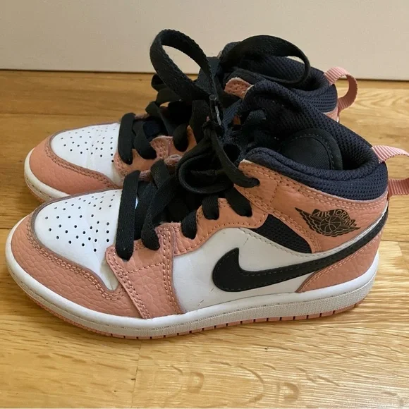 Nike Air Jordan Retro 1 Mid Pink Quartz GS 640737-603 Size 11C Kids - Picture 3 of 8